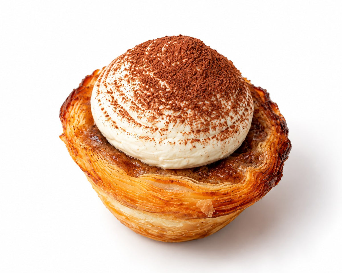 Tiramisu pastel de nata, angled view